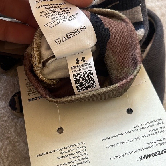 Brand New Under Armour Men’s Early Season Liner Camo Hunting Touchscreen Gloves - Picture 14 of 15